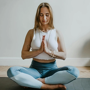 A guide to strengthening immunity and speeding up recovery with healthy habits and wellness strategies.